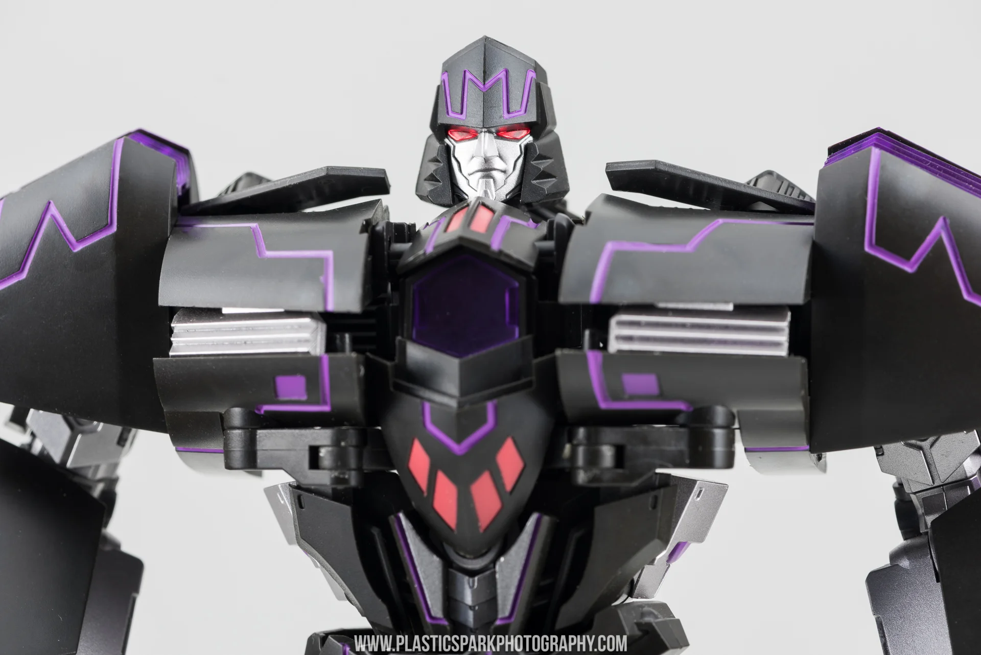 Gallery - Generation Toy GT-02 IDW Tyrant — Plastic Spark Photography